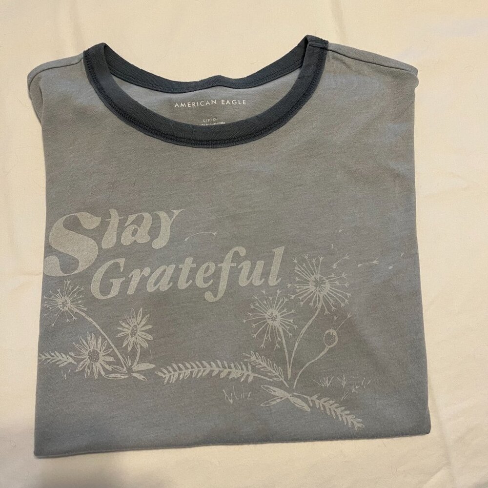 American Eagle Stay Grateful Distressed Fashion T-shirt Size Small
